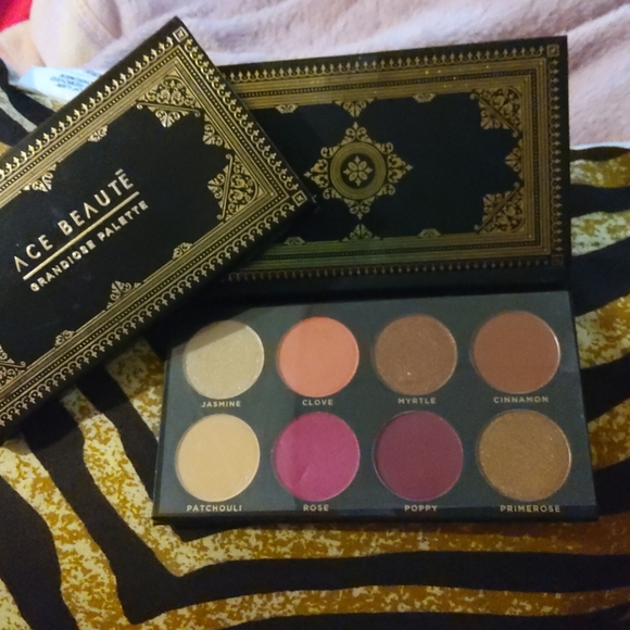 New 4 Palettes Butter London, Violet Voss, more.. - Picture 2 of 8